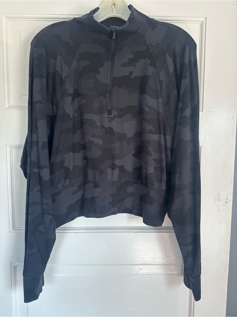 Lululemon Black Camo Half-Zip Pullover — Sz 8